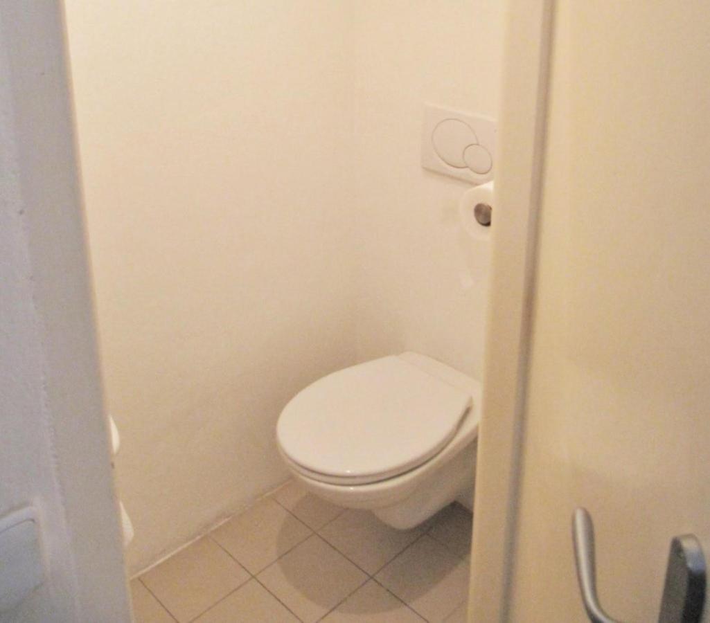 Apartman Old Centre - Rybarska Brana Братислава Екстериор снимка
